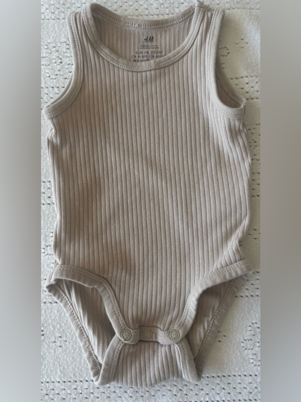 Neutral Organic Baby Bundle 3–6M | H&M, Little Planet, Winnie the Pooh + Mushie - Picture 7 of 9